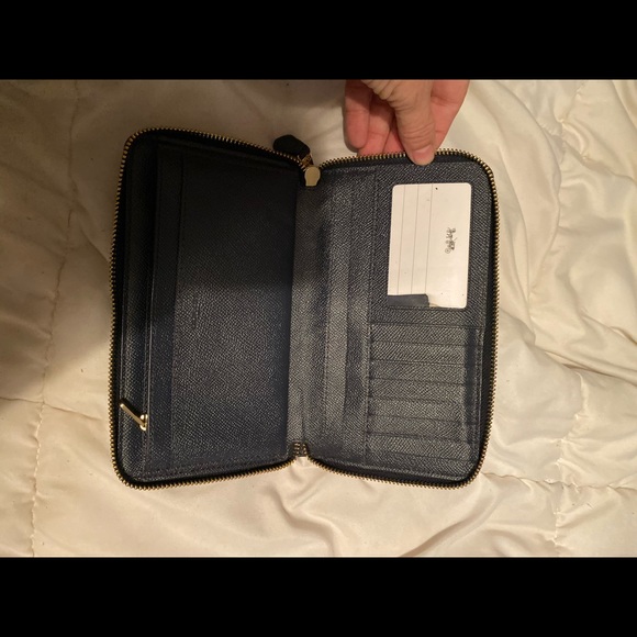 Coach wallet - Picture 2 of 3